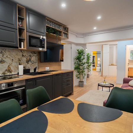 Urban Pearl - Old Town - Unique 4Br/3Ba Apartment Bucharest Luaran gambar