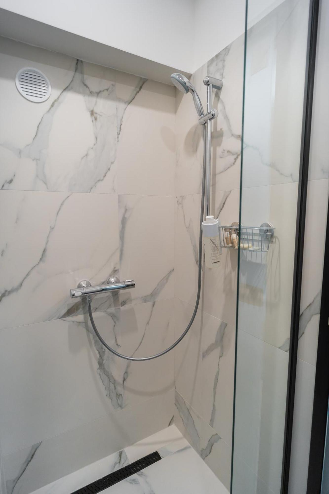 Urban Pearl - Old Town - Unique 4Br/3Ba Apartment Bucharest Luaran gambar