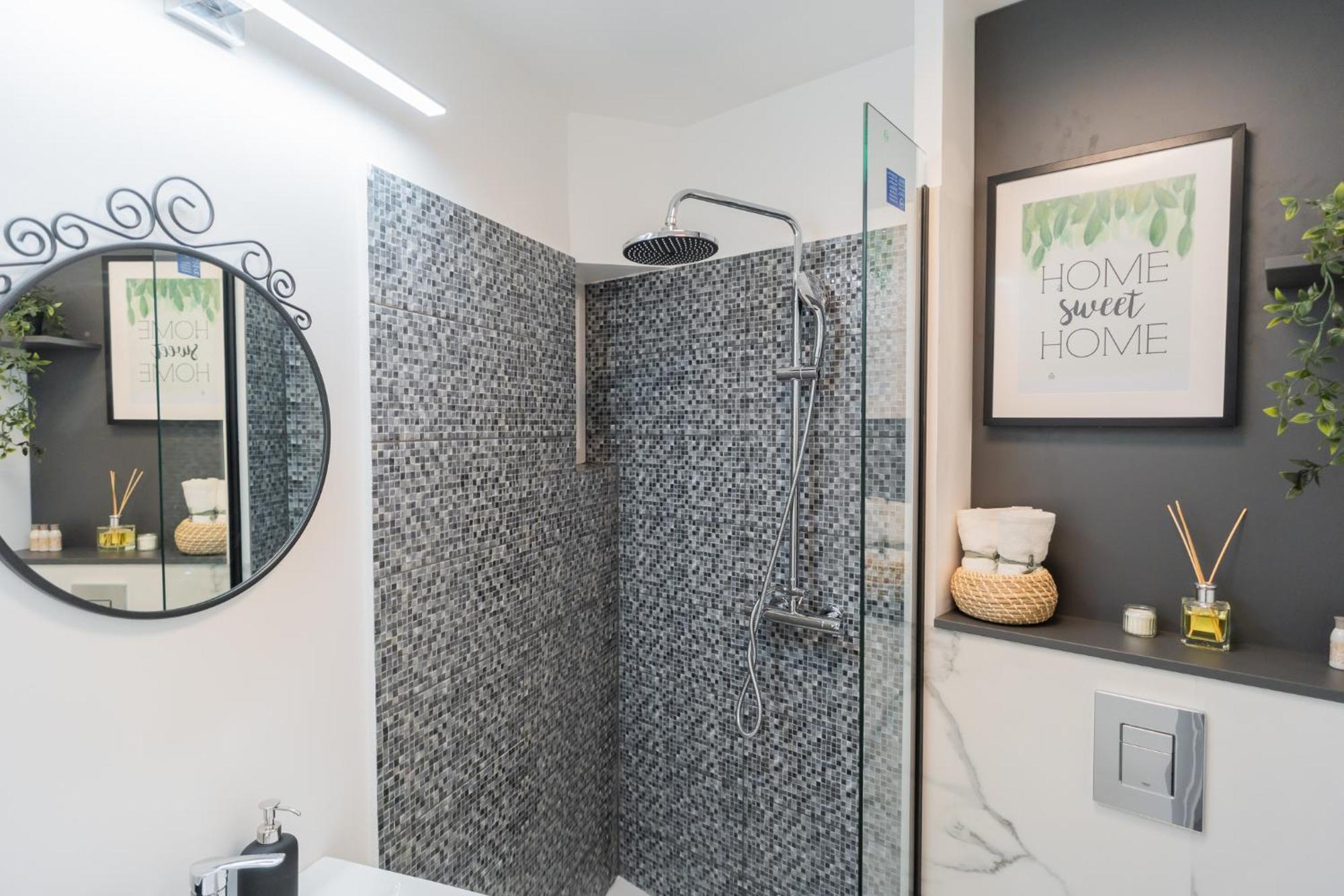Urban Pearl - Old Town - Unique 4Br/3Ba Apartment Bucharest Luaran gambar